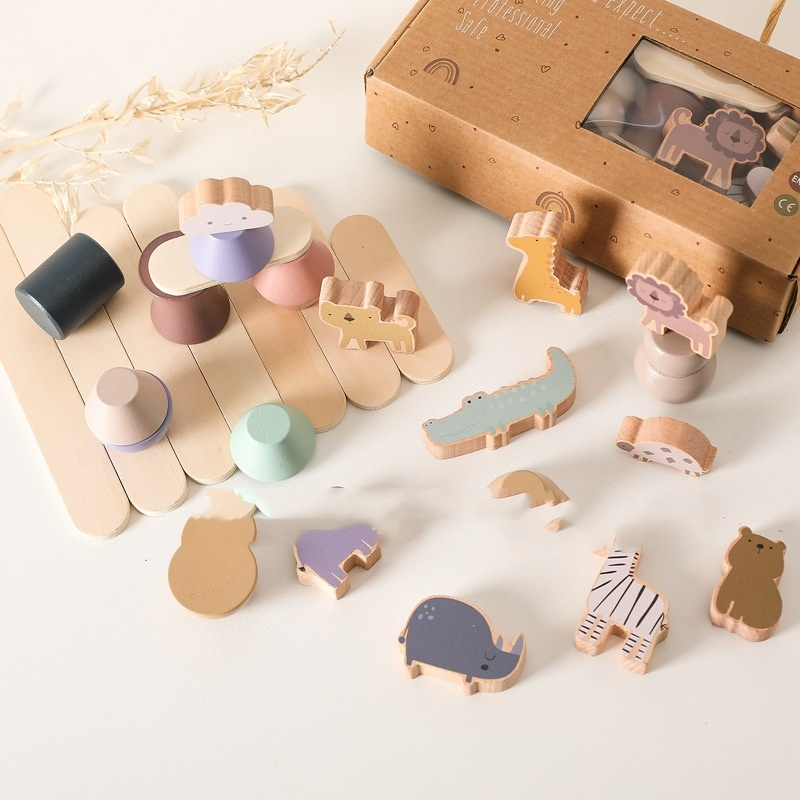 Jouet d'équilibre Montessori en bois avec animaux à empiler
